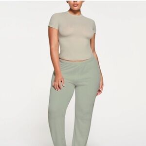 Skims fits everybody T-Shirt in Talc -New with Tags